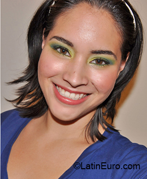 Date this attractive Colombia girl Paulina from Barranquilla CO27547