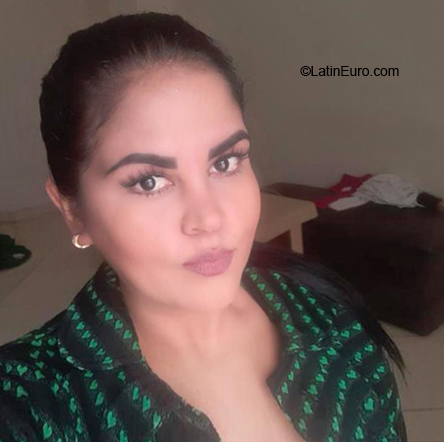 Date this voluptuous Colombia girl Maoly from Bogota CO26273