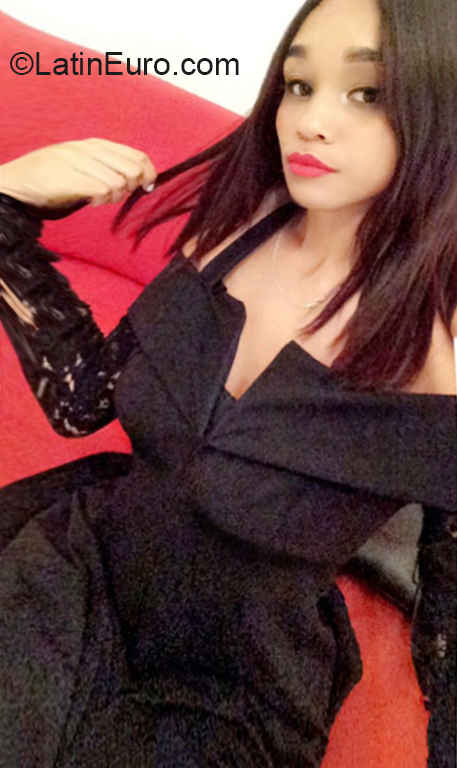 Date this pretty Dominican Republic girl Stephanie from La Vega DO36567