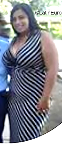 Date this attractive Venezuela girl Glemar from Barcelona VE2795