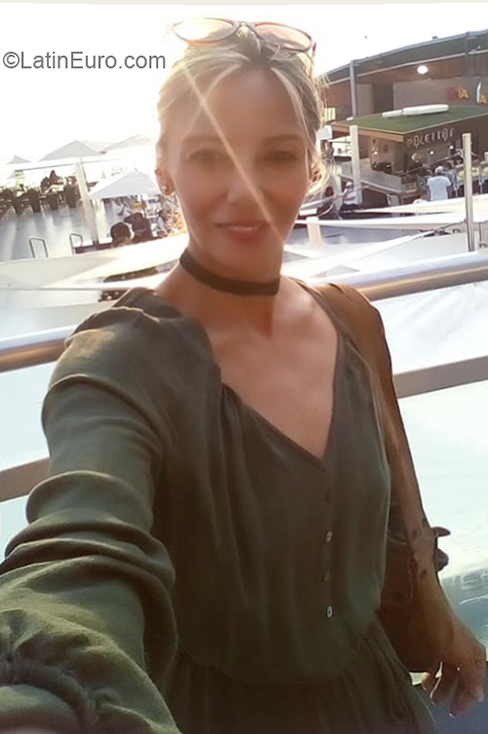 Date this delightful Peru girl Fabiola from Lima PE1460