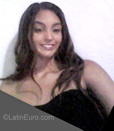 Date this nice looking Venezuela girl Sofia from Caracas VE2807