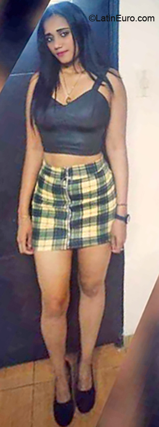 Date this sultry Colombia girl Luciana from Bogota CO27099