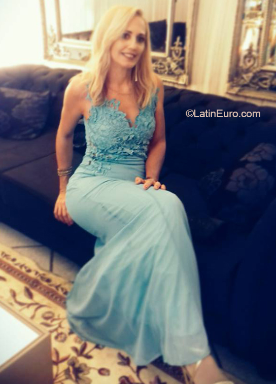 Date this nice looking Brazil girl Nycole from Salvador BR10966