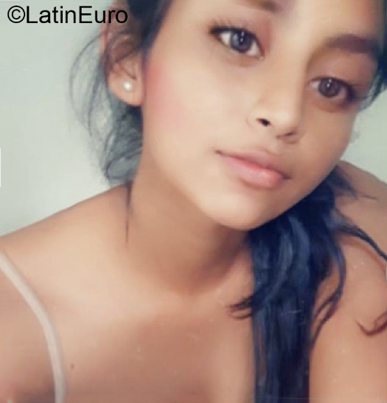 Date this nice looking El Salvador girl Eunice from San Salvador SV101