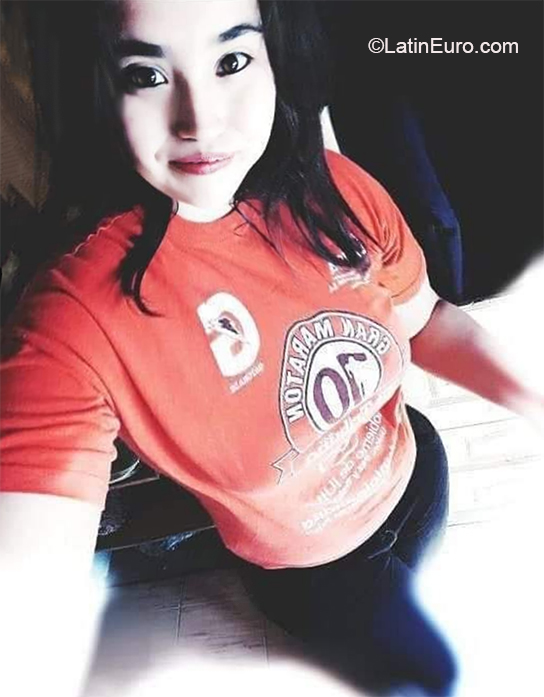 Date this good-looking Argentina girl Belen from Buenos Aires AR277