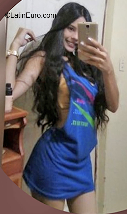 Date this voluptuous Venezuela girl Michelle from Maracaibo VE2827