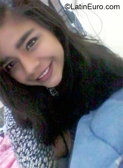 Date this young Peru girl Meriam from Chiclayo PE1464