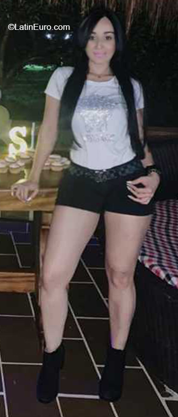 Date this attractive Colombia girl Ana from Medellin CO26414