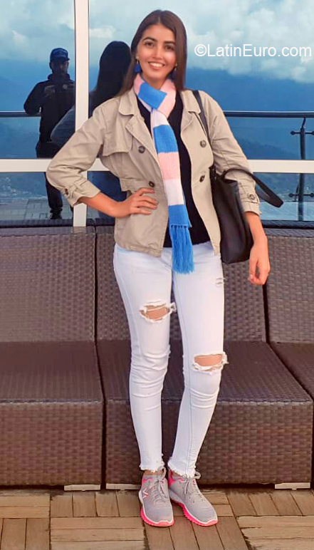 Date this funny Venezuela girl Andrea from San Cristobal VE2857