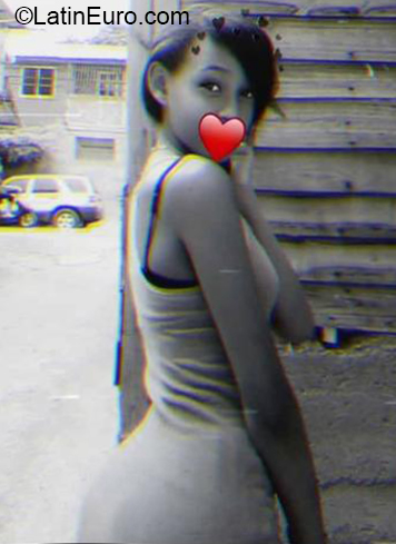 Date this hard body Dominican Republic girl Mela from San Francisco de Macoris DO36926