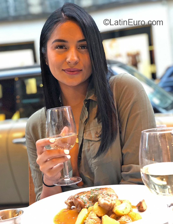 Date this lovely Colombia girl Natalia from Medellin CO26452