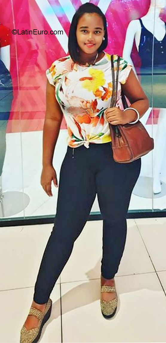 Date this stunning Dominican Republic girl Jasmileidy from Barahona DO36932