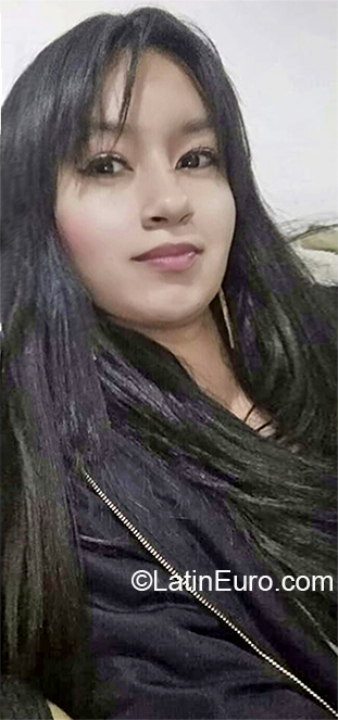 Date this attractive Colombia girl Milena from Bogota CO26492