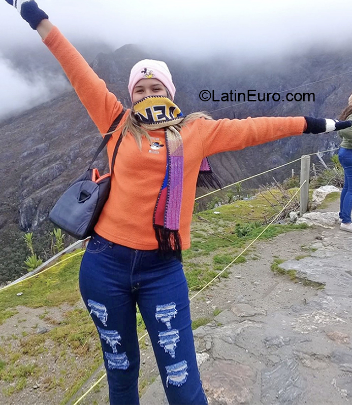 Date this delightful Venezuela girl Andrea from Cabimas VE2874