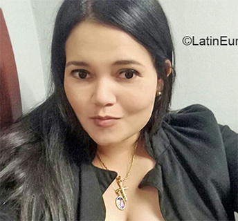 Date this beautiful Venezuela girl Veronica from Barquisimeto VE2884