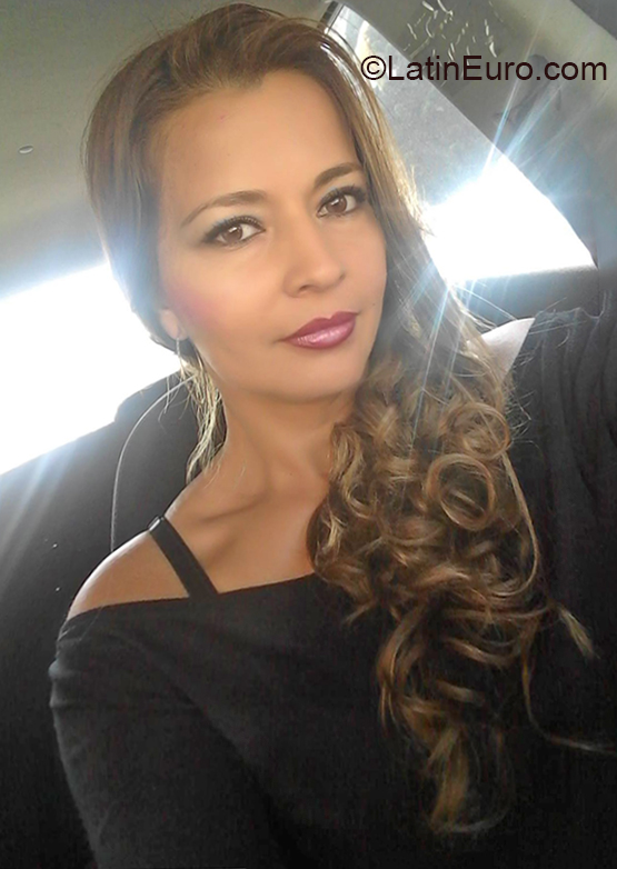 Date this lovely Colombia girl Andrea from Bogota CO26511