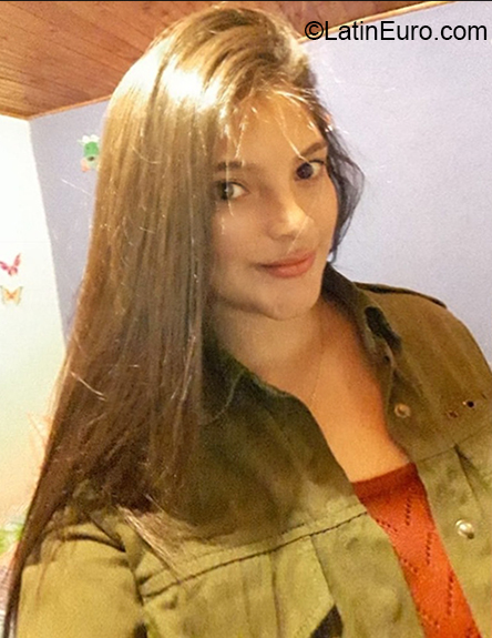 Date this cute Colombia girl Yessenia from Medellin CO26513