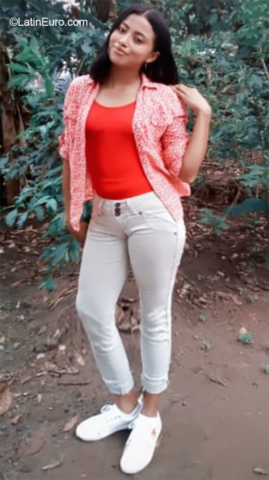 Date this young Mexico girl Adriana from Tabasco MX1740