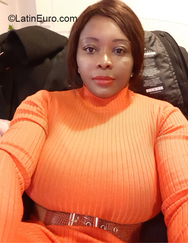 Date this stunning Belgium girl Nadelyne from Diest BE124