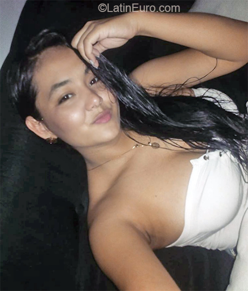 Date this funny Colombia girl Andrea from Girarad ot CO26533
