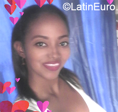 Date this nice looking Trinidad and Tobago girl Gloria from San fernando TT93