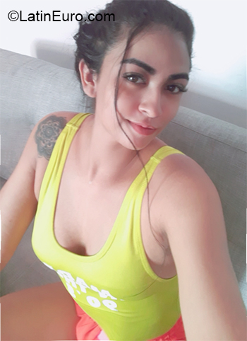 Date this beautiful Colombia girl Yiseth from Barranquilla CO26623