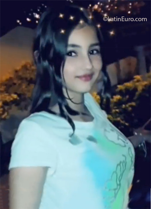 Date this stunning Colombia girl Sara from Medellin CO26657