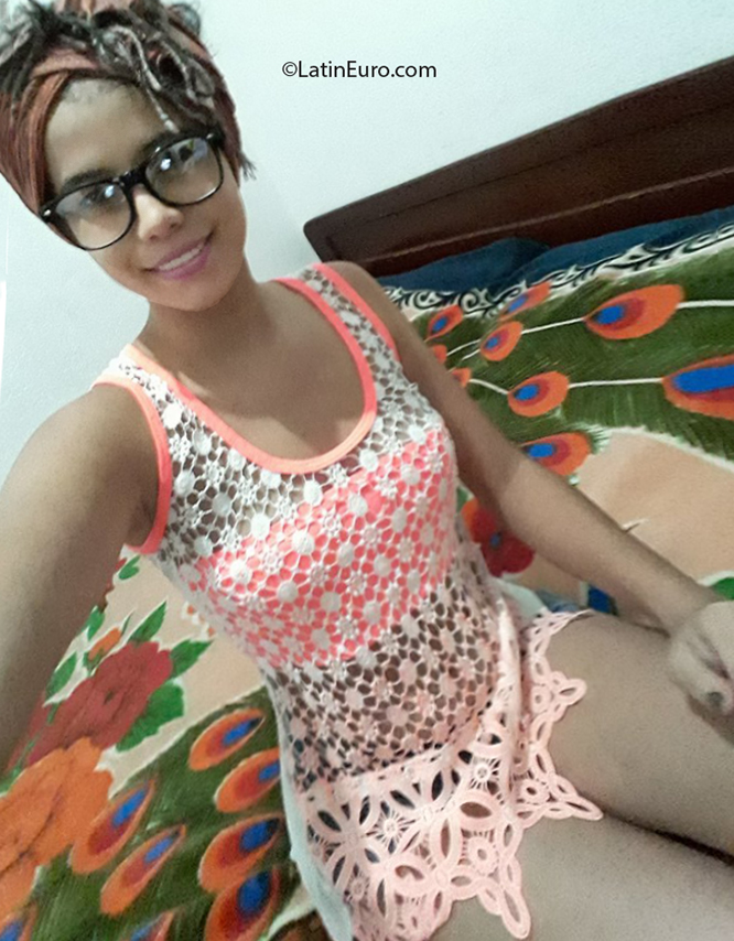 Date this young Colombia girl Julia from Bucaramanga CO26659