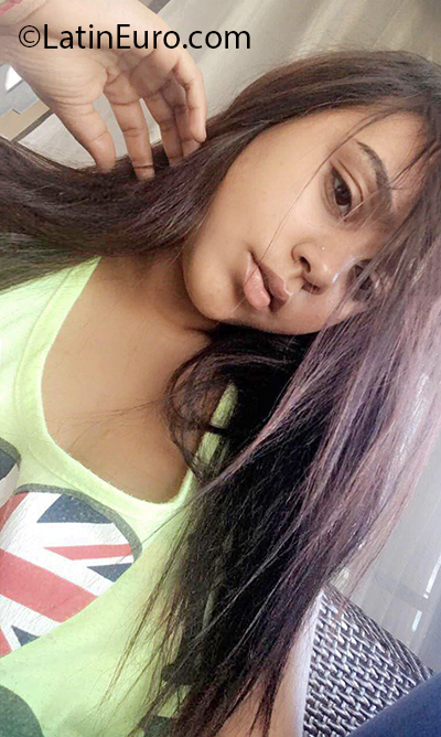 Date this beautiful Dominican Republic girl Nahomy from Bonao DO37212