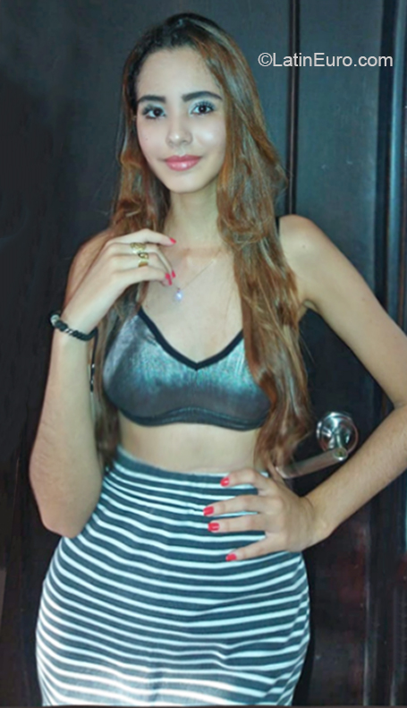 Date this attractive Colombia girl Katherine from Medellin CO26666