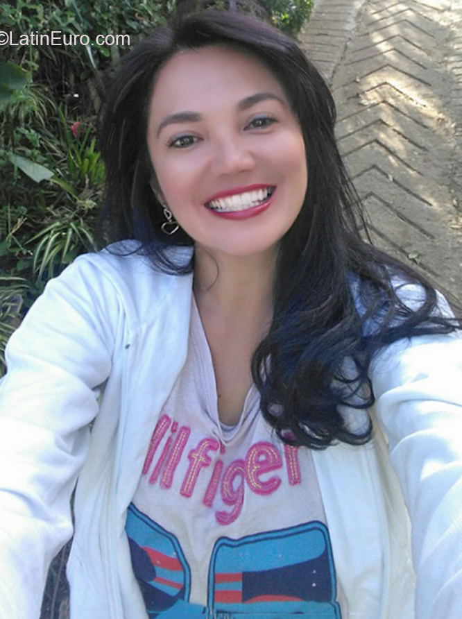 Date this lovely Colombia girl Diana Luz from Sahagun CO26741