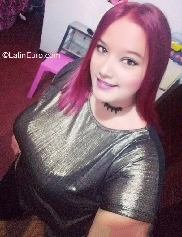 Date this gorgeous Colombia girl Yulieth from Armenia CO26775