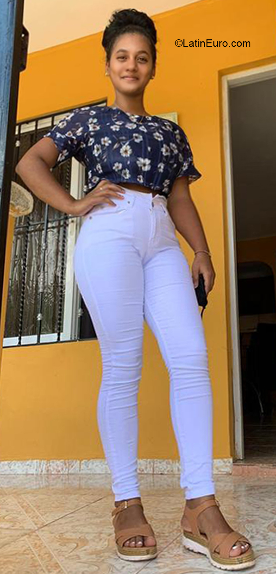 Date this voluptuous Dominican Republic girl Nayeli from Puerto Plata DO37366