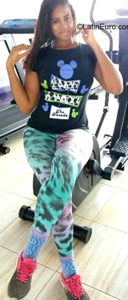 Date this pretty Brazil girl Nataly from Salvador BR11043