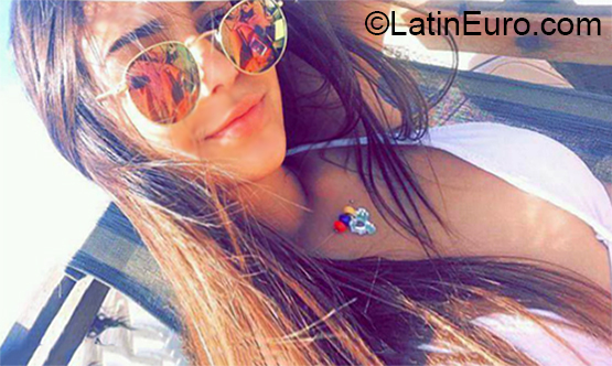 Date this hot Venezuela girl Barbara from Caracas VE2981