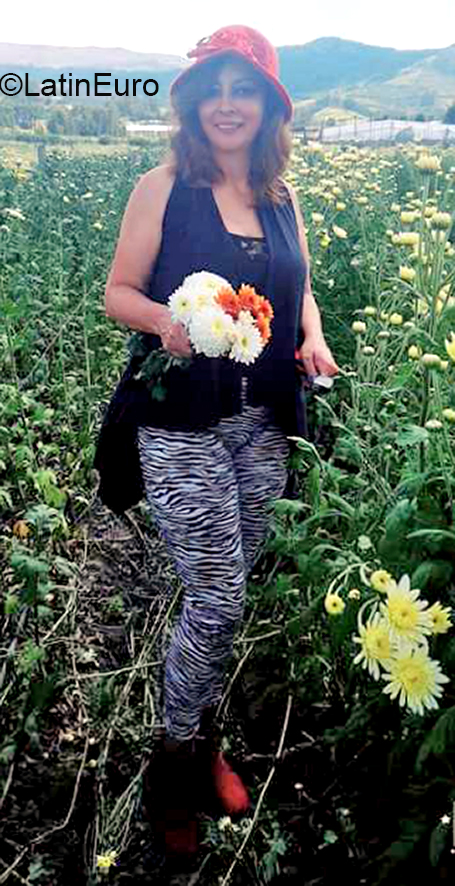 Date this hot Ecuador girl Miriam from Quito EC432