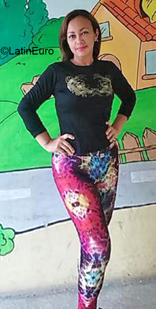 Date this nice looking Venezuela girl Safora from Tachira VE2995