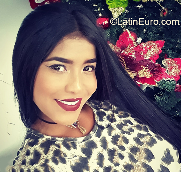 Date this happy Colombia girl Liset from Cali CO26816