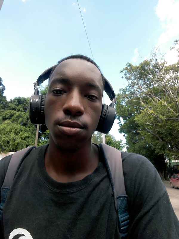 Date this voluptuous Cuba man Yohan from La Habana CU657