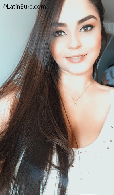 Date this stunning Colombia girl Vanessa from Barranquilla CO26871