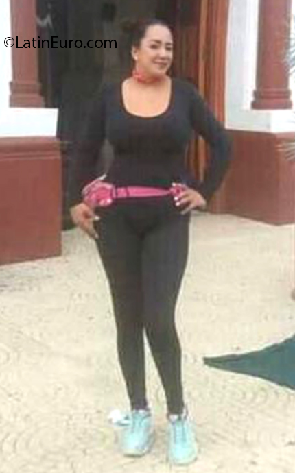 Date this georgeous Colombia girl Elena palacio from Medellin CO26904