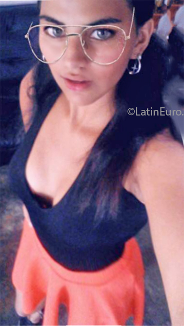 Date this gorgeous Venezuela girl Madelin from Cabimas VE3038