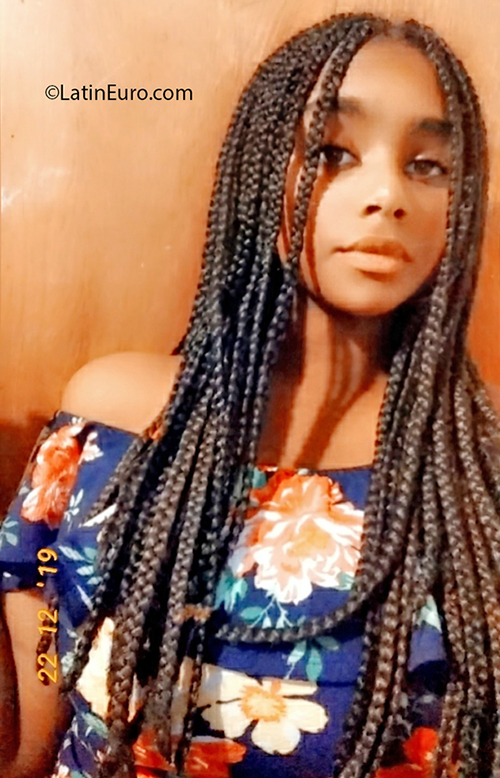 Date this charming Dominican Republic girl Carolina from La Romana DO37616