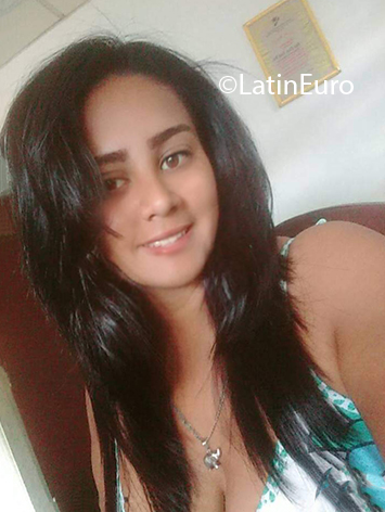 Date this happy Venezuela girl Zihara from Ciudad Guayana VE3055