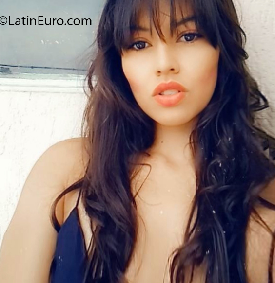 Date this pretty Colombia girl Alexa from Pereira CO27052