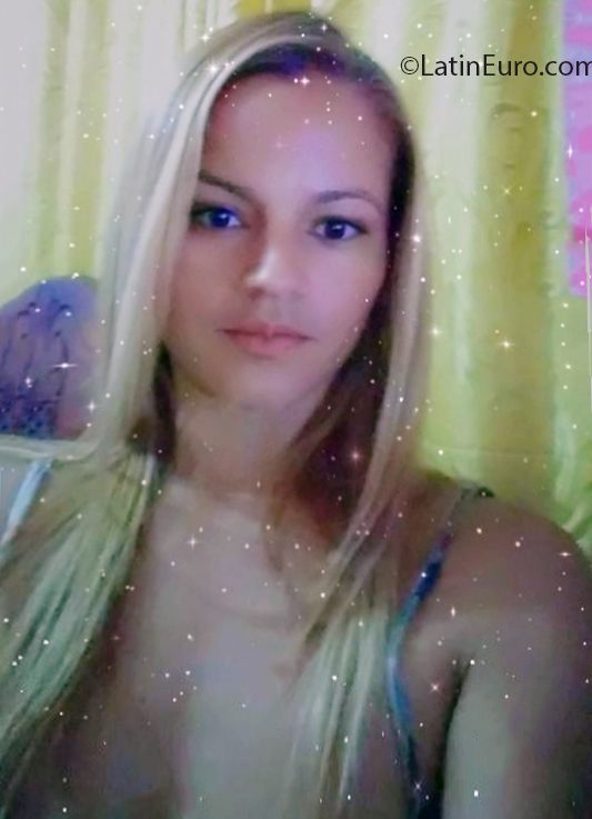 Date this stunning Venezuela girl Clenelly from Maracaibo VE3091