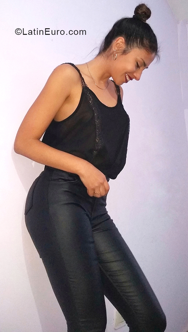 Date this stunning Argentina girl Jane from San Luis AR399