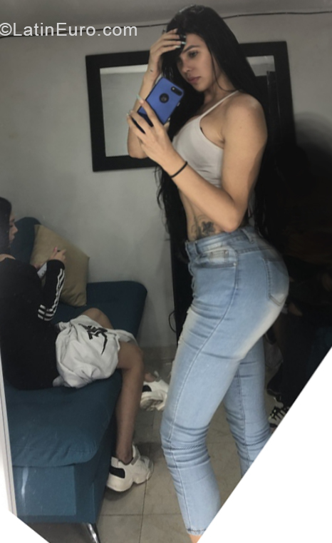 Date this exotic Colombia girl Brianna from Medellín CO27133