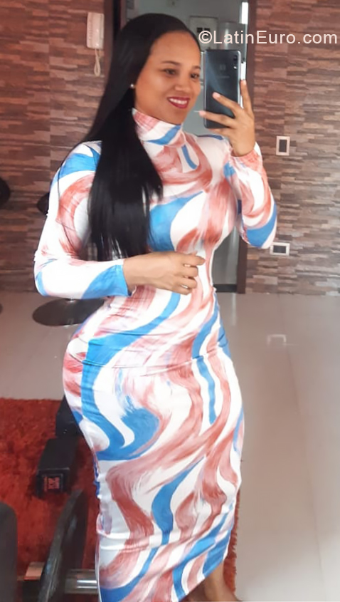 Date this delightful Colombia girl Yicith from Cali CO27144